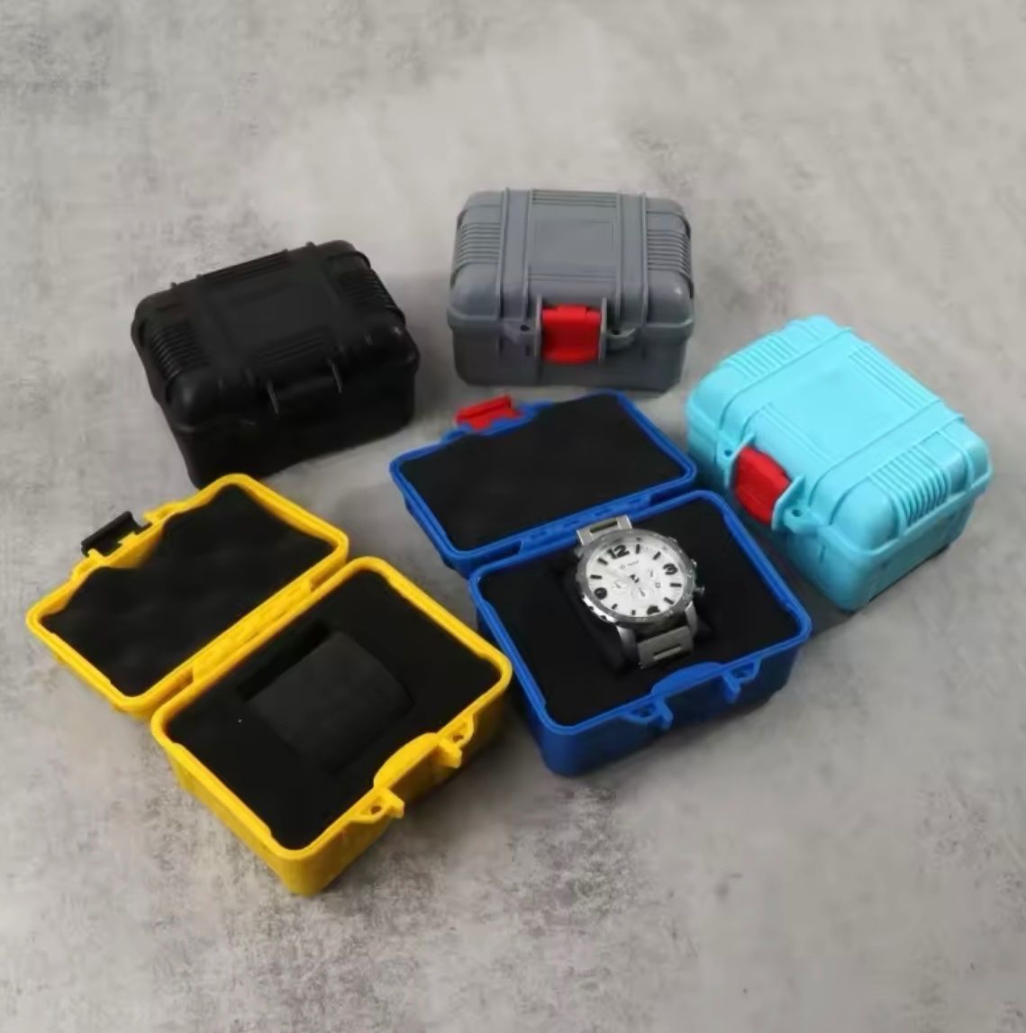 Uhrenboxen: Moderne, stossfeste, kompakte Uhrenbox in Schwarz – Neu und originalverpackt aus Niederhasli von mic_5w6k 1