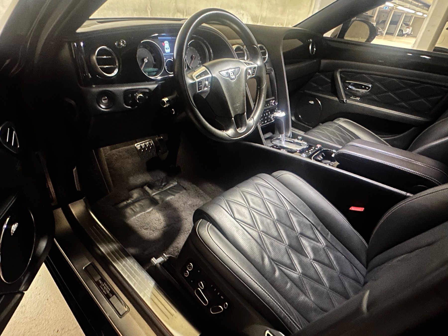 Bentley Automobili: Bentley Flying Spur – Usato da Zollikon venduto da Famaventures 8