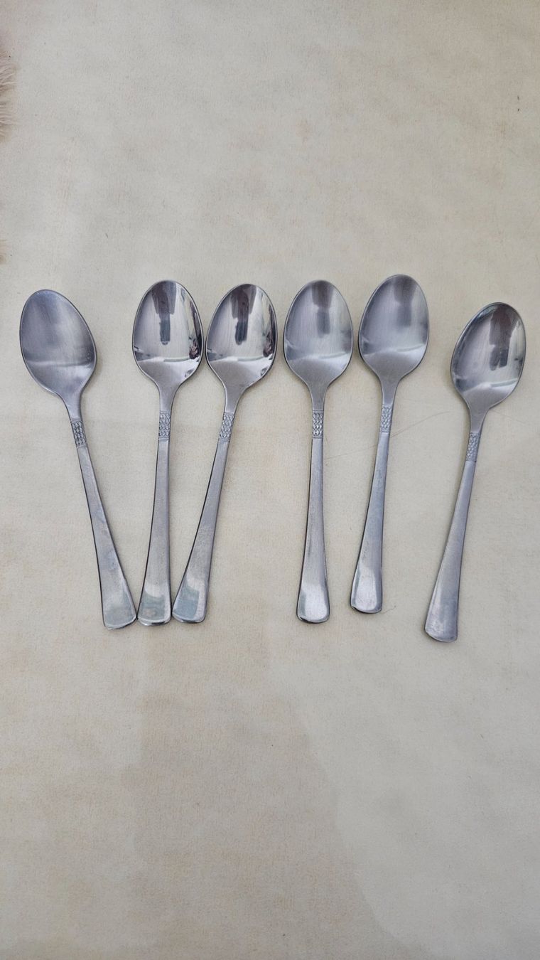 Löffel: 6 cucchiaini in acciaio inox – Gebraucht aus Melano von H-Sara