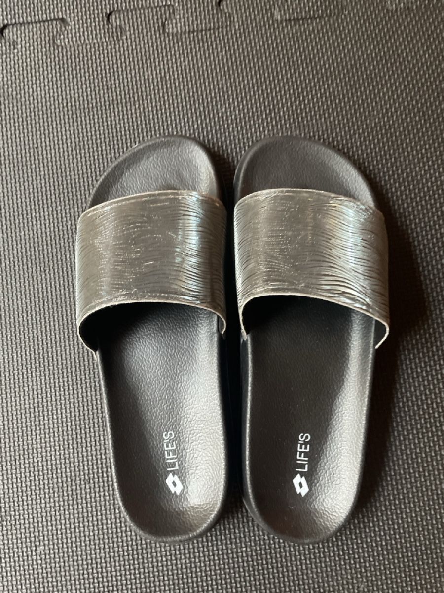 Herrenschuhe: Schlappen  – Neu (gemäss Beschreibung) aus Unterseen von Panini56
