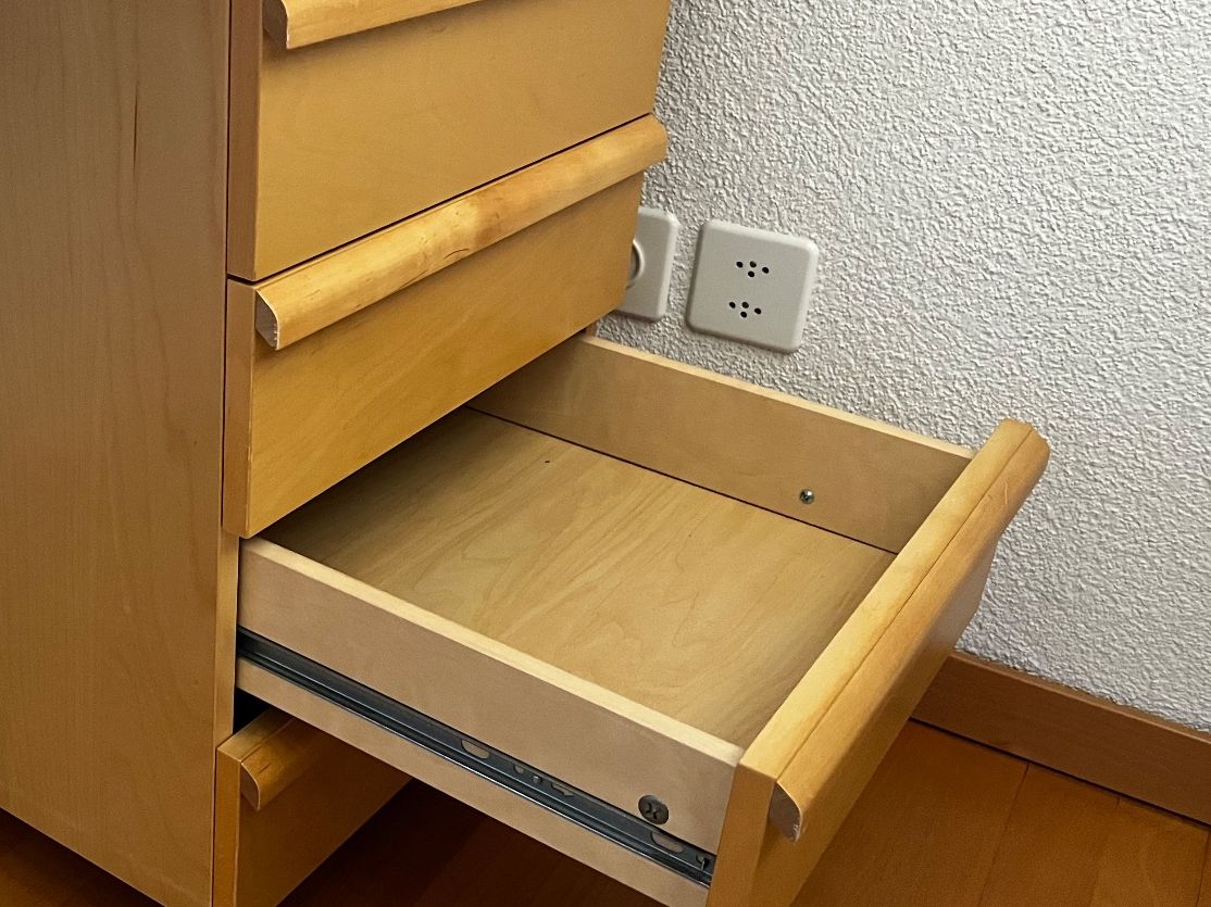 Ikea Eléments de bureau: Rollcontainer Buche 4 Schubladen guter Zustand – D'occasion à Büsserach par Biene019 3