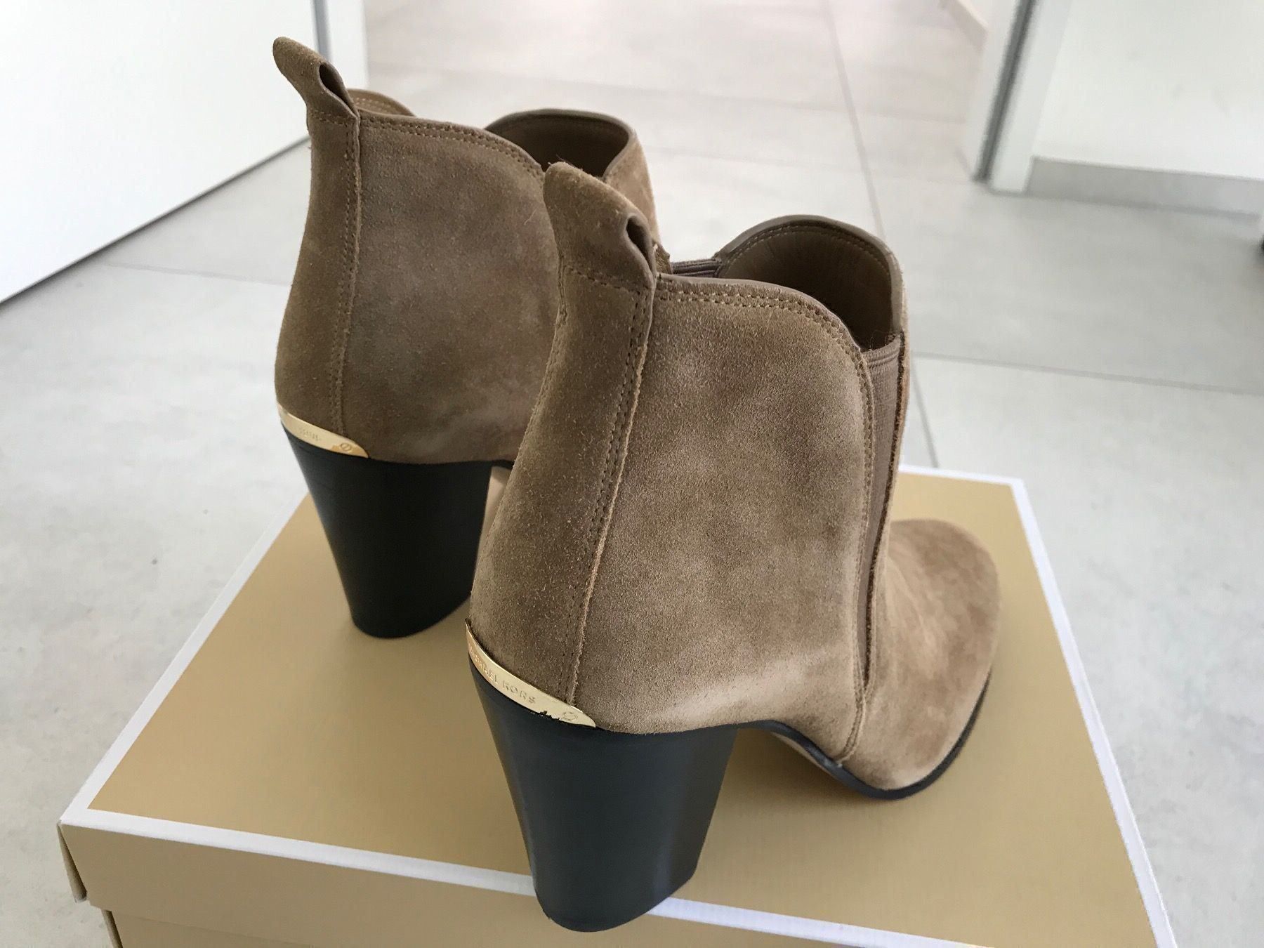 Michael Kors Scarpe da donna: NEW Beautiful Michael Kors Boots 9M – Nuovo e nell'imballaggio originale da Montagnola venduto da eva_gm6j 6