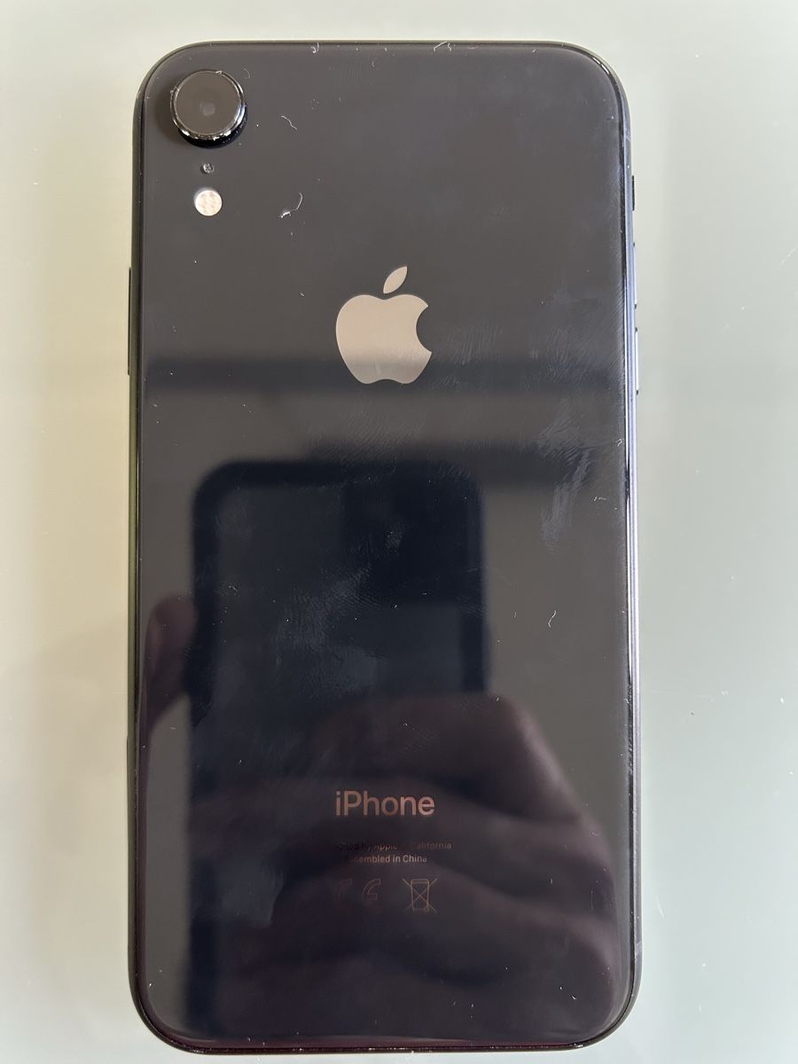 Apple Telefoni cellulari / Smartphones: iPhone XR Black 64GB mit Schutzhülle – Usato da Glarus venduto da pfistair01 1