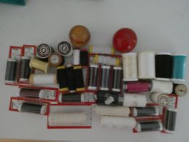 Diverse Nähartikel in Blechdose