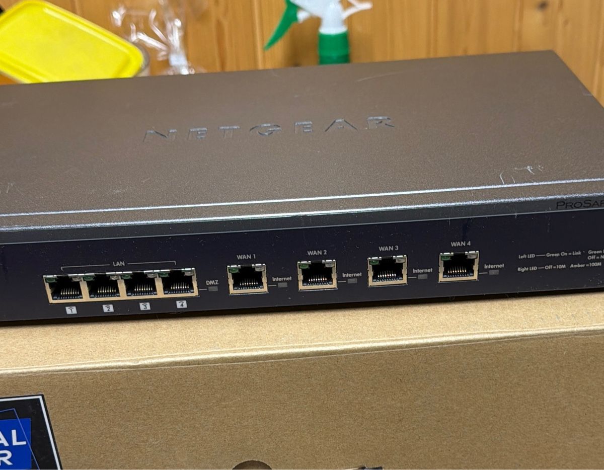 Netgear Firewall: Netgear firewal srx 5308 – Usato da Hergiswil LU venduto da mechutaume
