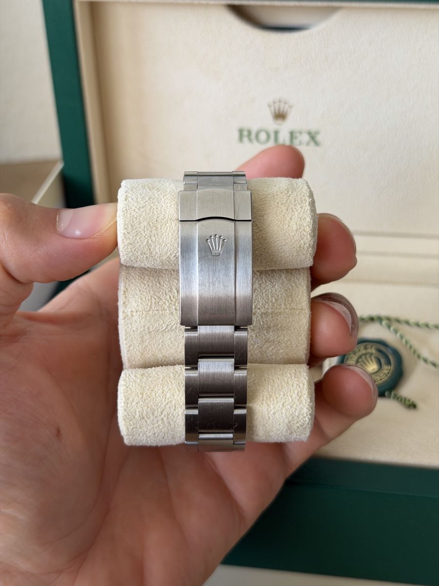 Rolex Uhren: Rolex Oyster Perpetual 36 Green Full Set – Gebraucht aus Liestal von marn_o 4