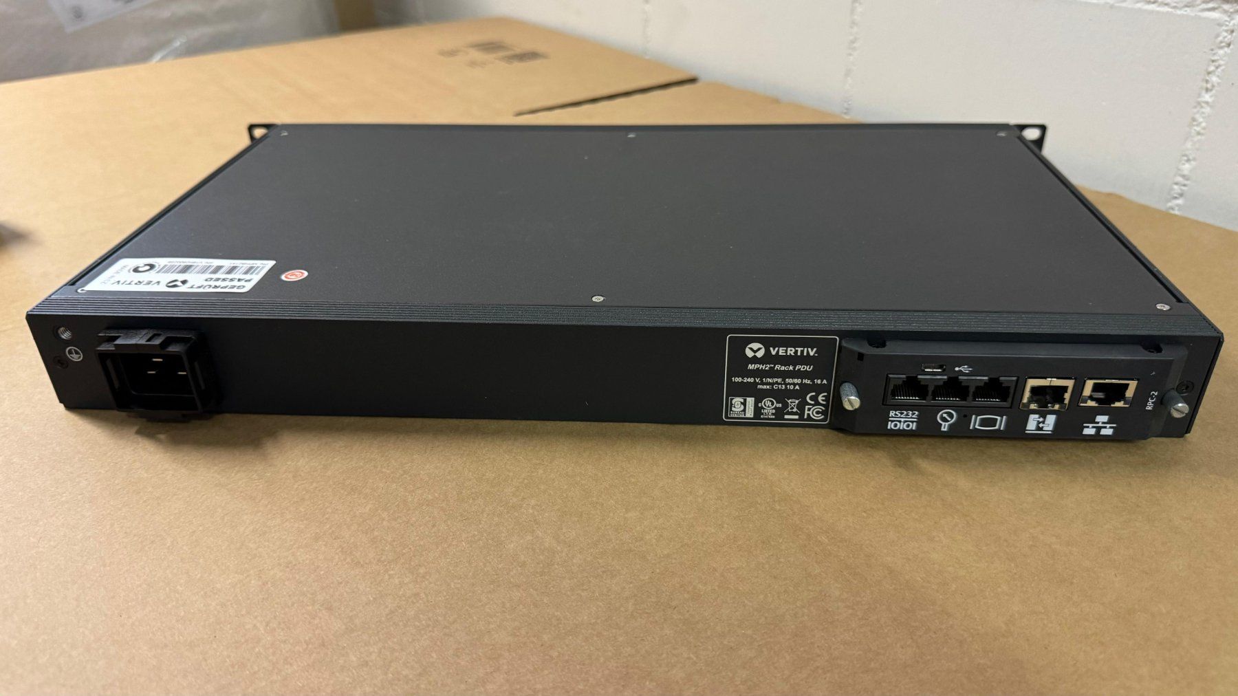 Stromzufuhr: Vertiv Geist MPH2 Managed Rack PDU Stromverteiler 1HE – Neu (gemäss Beschreibung) aus Dietikon von Arimax 1