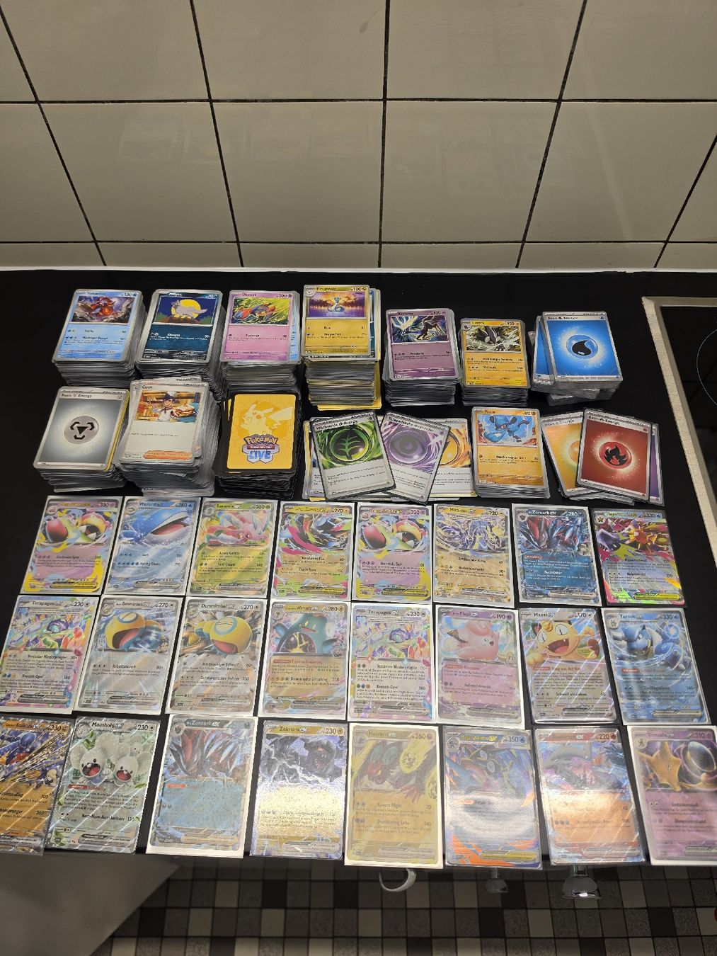 Pokémon Carte collezionabili: Pokemon Sammelkarten 1500+ Karten – Nuovo (secondo la descrizione) da Wallisellen venduto da BaronesseLea 3