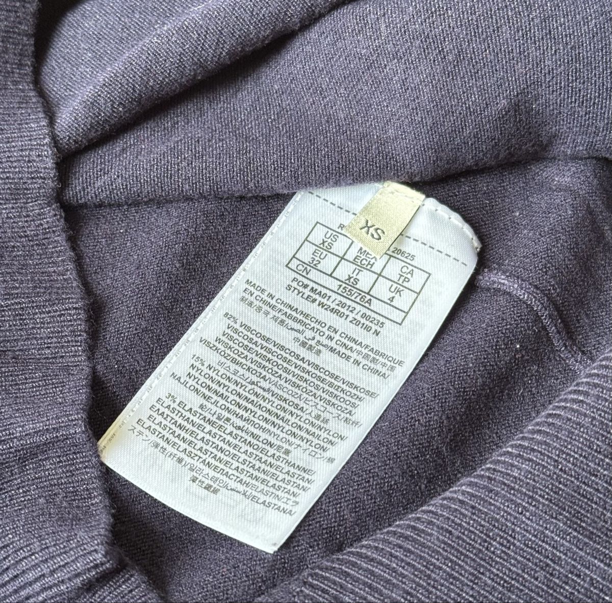 Guess Maglioni & Felpe: Guess Pullover dunkelblau Grösse XS – Usato da Zürich venduto da wtpooh 5