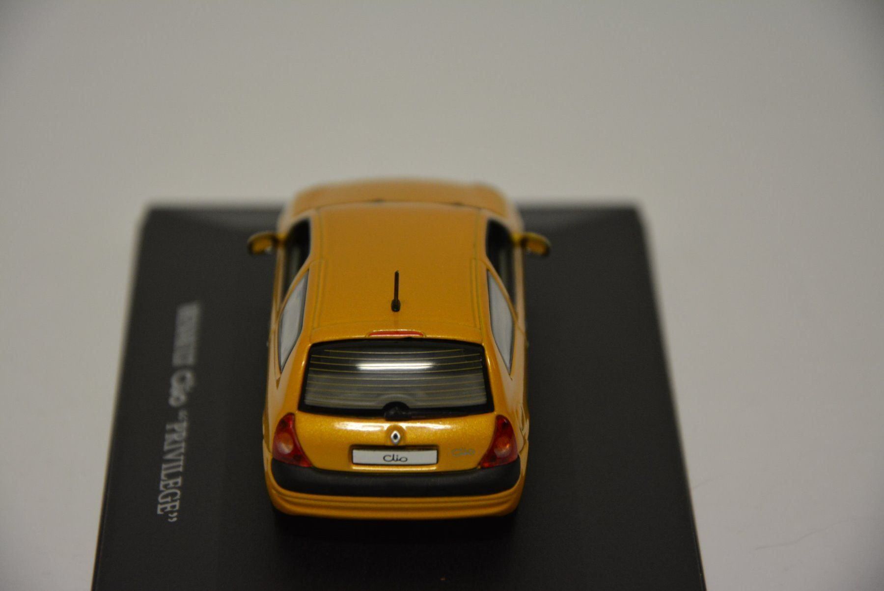 Renault Modellini d'auto: Renault Clio "Privilege" , UH , 1:43 – Nuovo e nell'imballaggio originale da Goldach venduto da Feivel9 7