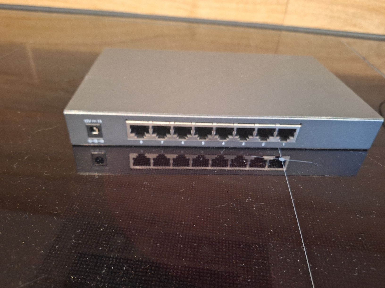 TP-Link Hub & Switch: TP-Link TL-SG2008 8-Port Gigabit Switch – Usato da Egg b. Zürich venduto da Andoria35 1