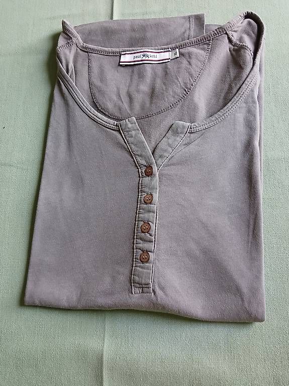 T-shirts: T.Shirt taupe – D'occasion à Arlesheim par edmss