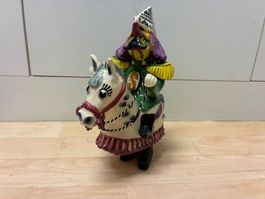 Fasnachtsfigur Junteressli von André Chapallaz