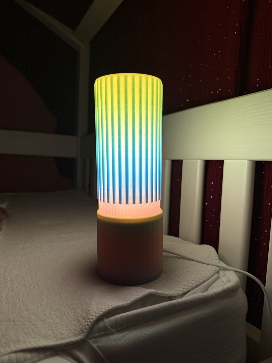 Lampade: Tischlampe 3D Druck Farbverlauf – Nuovo e nell'imballaggio originale da Bremgarten AG venduto da BremiMF 1