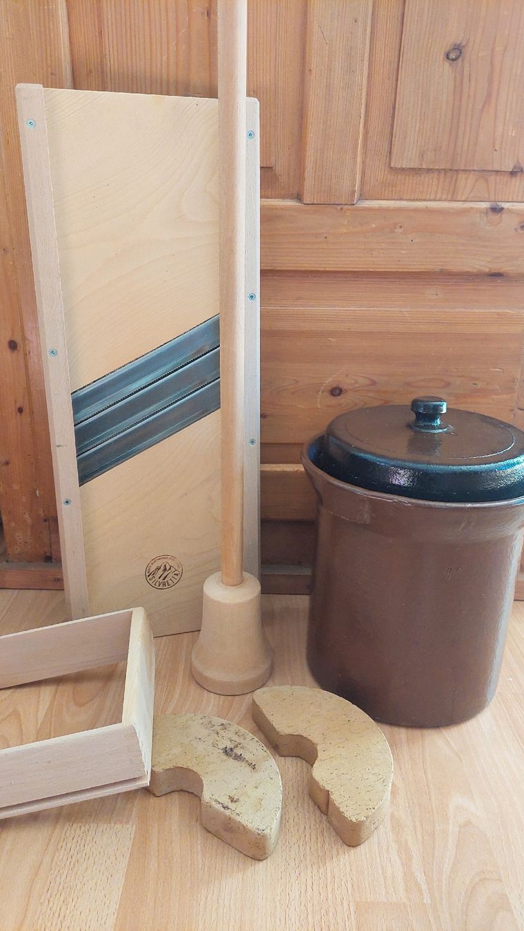 Elettrodomestici da cucina: Kabishobel/ Sauerkrautset – Usato da Wisen SO venduto da spann