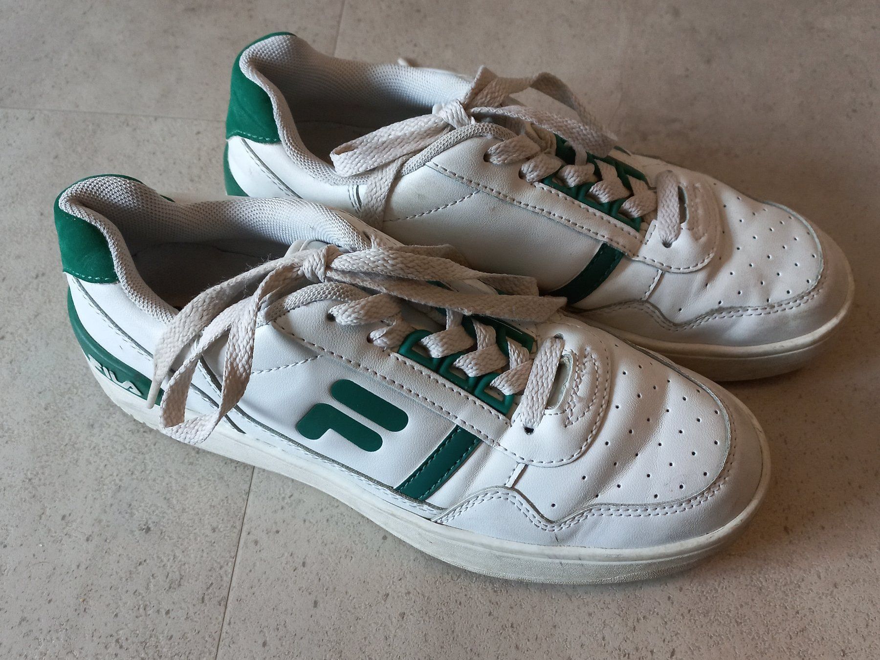 Fila Scarpe da uomo: Fila Turnschuhe Grösse 38 – Usato da Dietwil venduto da BaluD7