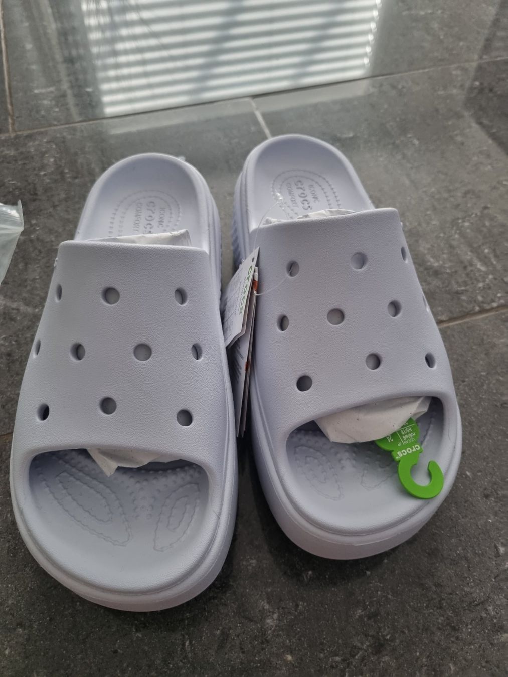 Crocs Scarpe da donna: Crocs Stomp Slides Farbe Ice gr. 38/39 – Nuovo e nell'imballaggio originale da Würenlos venduto da Nigginiggi 3