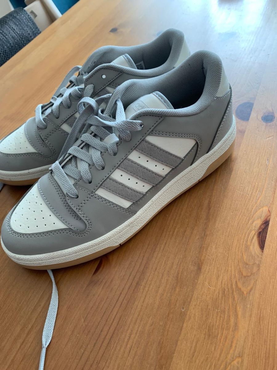 Scarpe da uomo: Leder Schuhe Adidas Gr. 38 2/3 – Nuovo (secondo la descrizione) da Rotkreuz venduto da ZG6343 1
