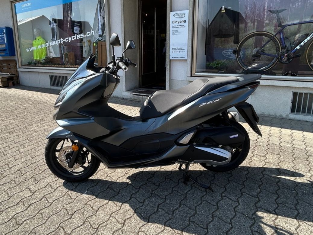 Honda Scooter: Honda PCX 125 – Usato da Zofingen venduto da gunmalino 2
