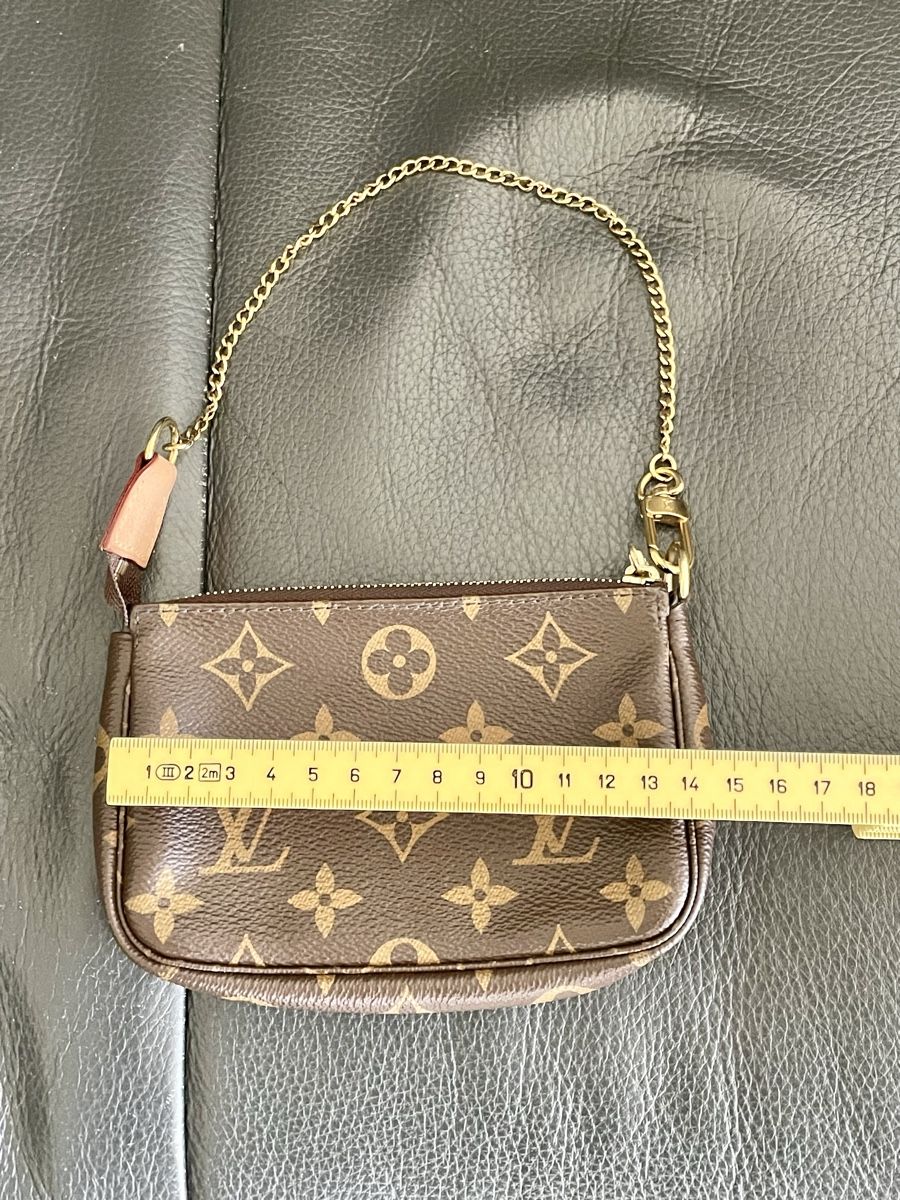 Louis Vuitton Taschen für Damen: Louis Vuitton Mini Pochette Accessoires – Gebraucht aus Richterswil von Prangins9 8