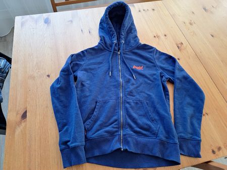 Neuwertige Superdry Sweatjacke Grösse M