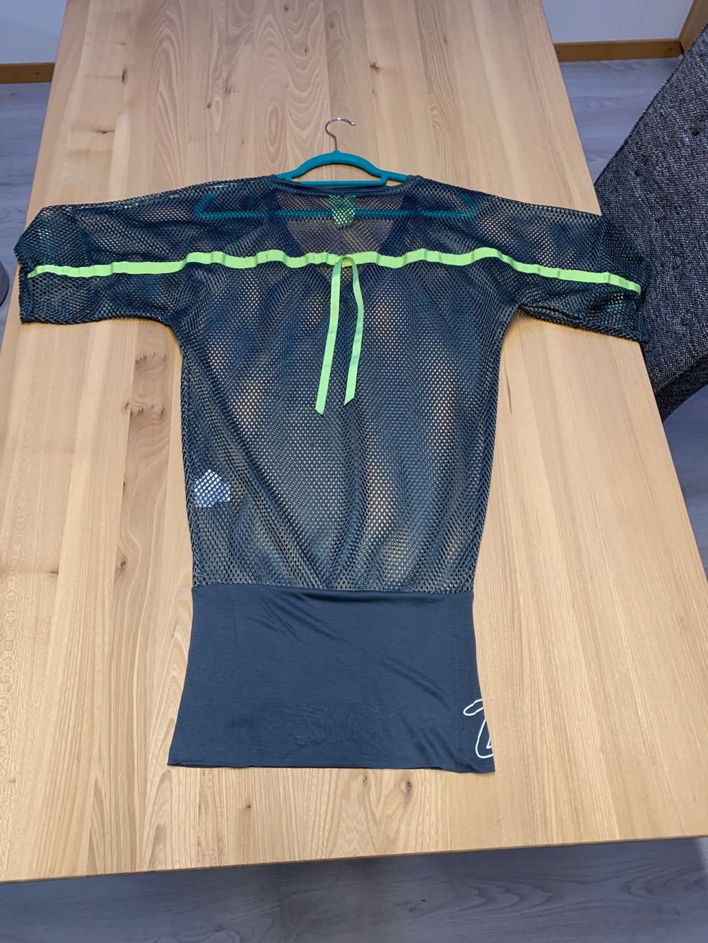 Top: Zumba NetzOberteil Medium – Nuovo (secondo la descrizione) da Steinen venduto da Firehorse66 1