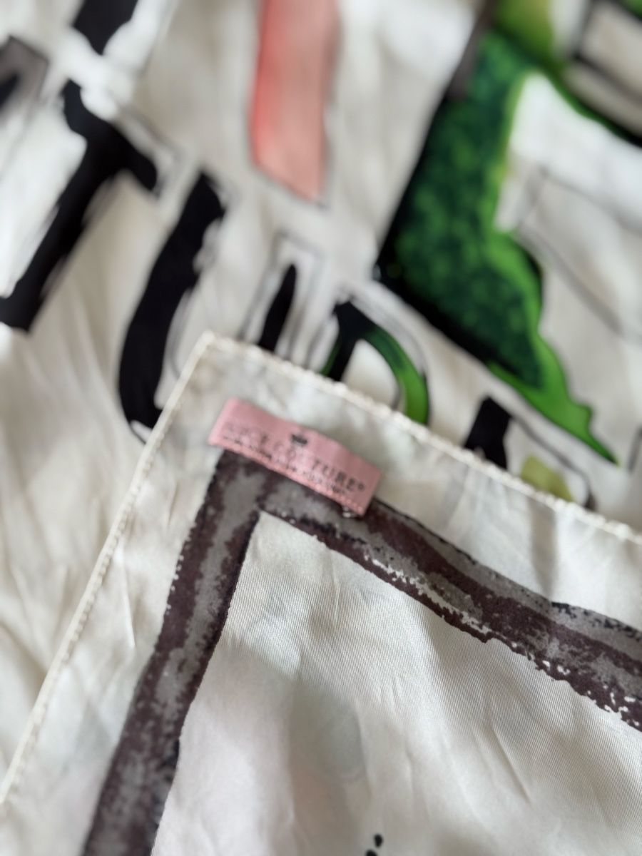 Juicy Couture Foulard & Sciarpe: Juicy Couture Seidenfoulard – Usato da Oberwil-Lieli venduto da Claudine_1988 2