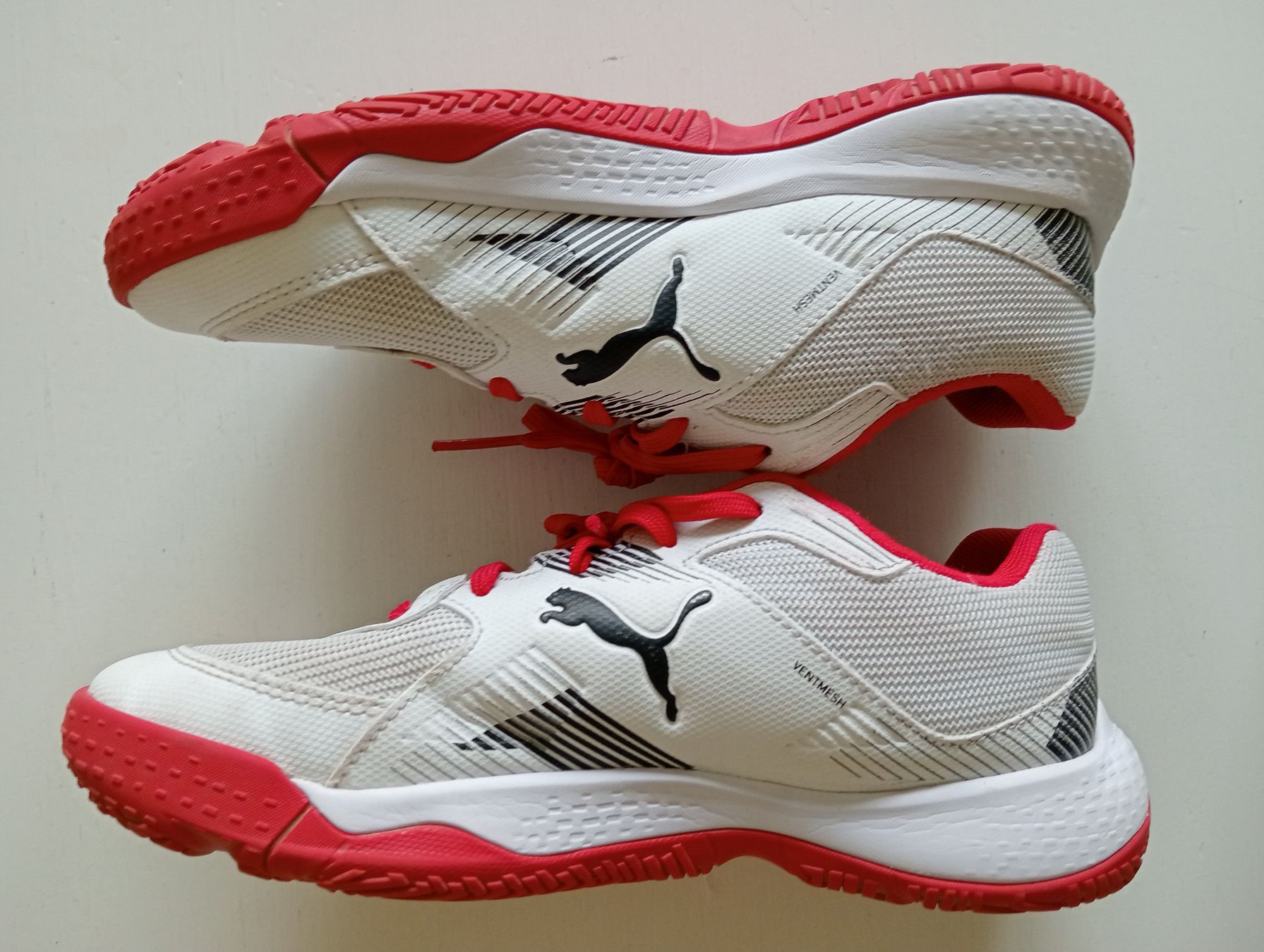 Puma Chaussures hommes: Puma Schuhe Gr 35 Weiß und Rot – D'occasion à Allschwil par Evgeniia78 4