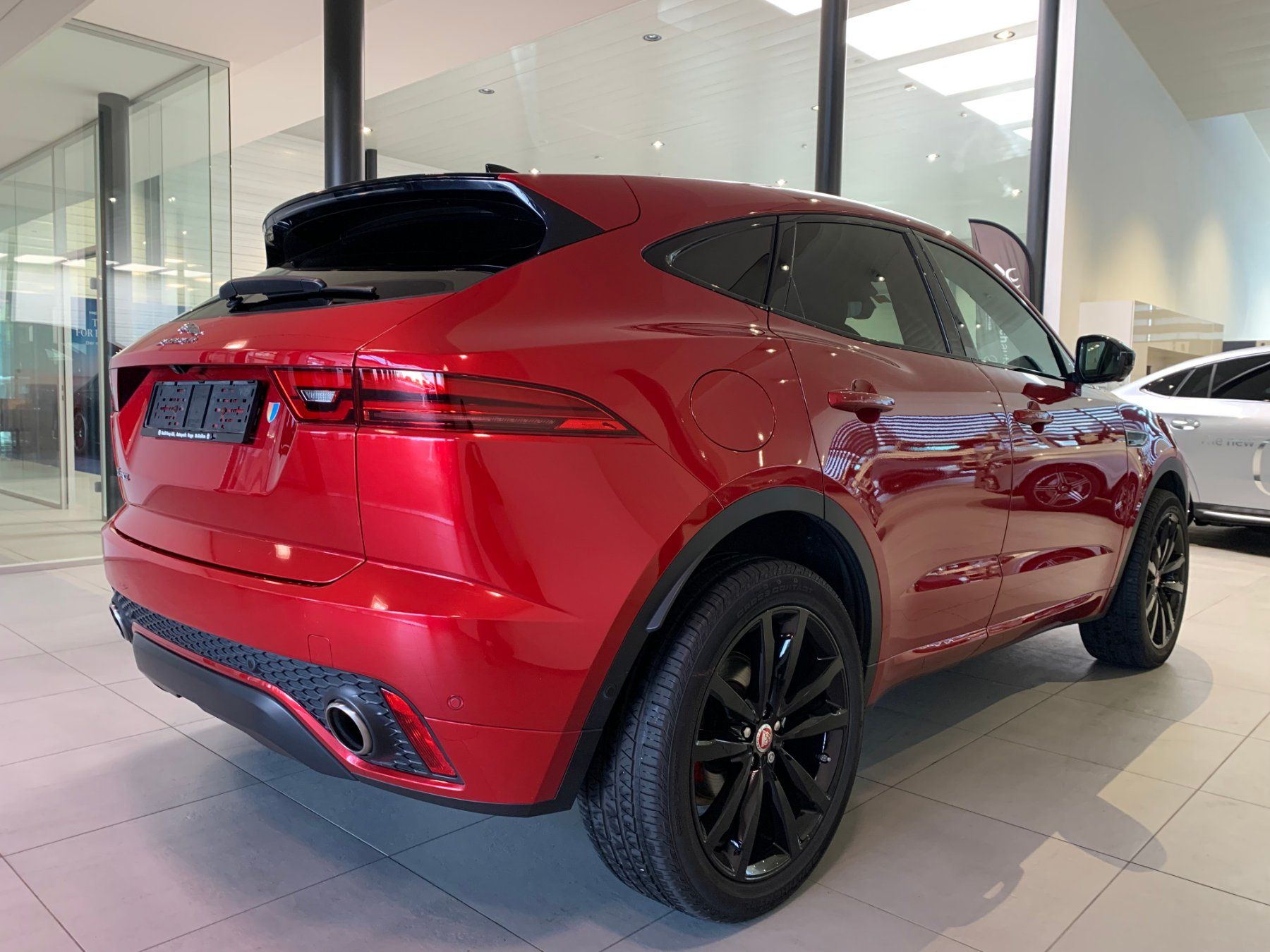 Jaguar Autos: Jaguar E-Pace P300 R-Dyn. S AWD – Gebraucht aus St. Gallen von  1