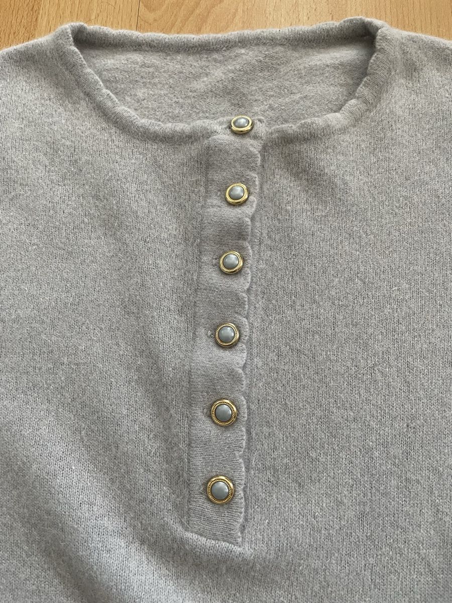 Maglioni & Felpe: Pull Angora gris avec boutons, taille L – Usato da Vuippens venduto da ale_6gkb 2