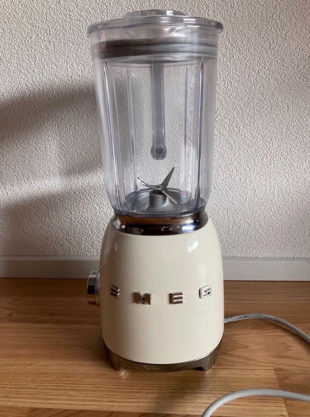 Smeg Appareils de cuisine: Blender Smeg style rétro 800 W – D'occasion à Walchwil par off_8gb2