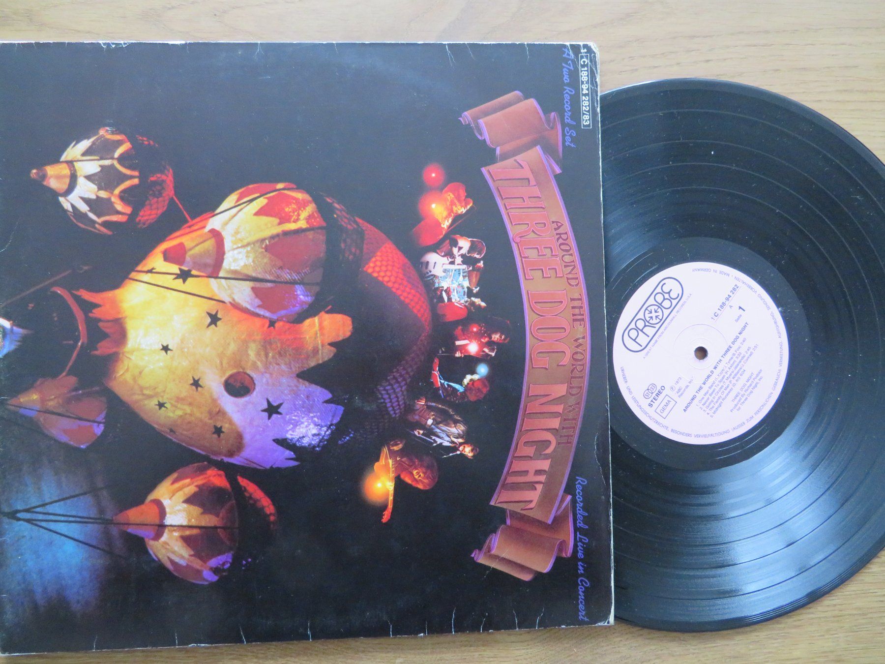 Schallplatten: THREE DOG NIGHT AROUND THE WORLD WITH 2LPS – Gebraucht aus Zürich von max_cp5f