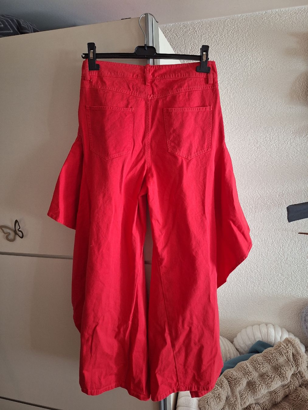 Pantaloni: a vendre pantalon / jupe  – Nuovo e nell'imballaggio originale da Estavayer-le-Lac venduto da dor_q6y8 1