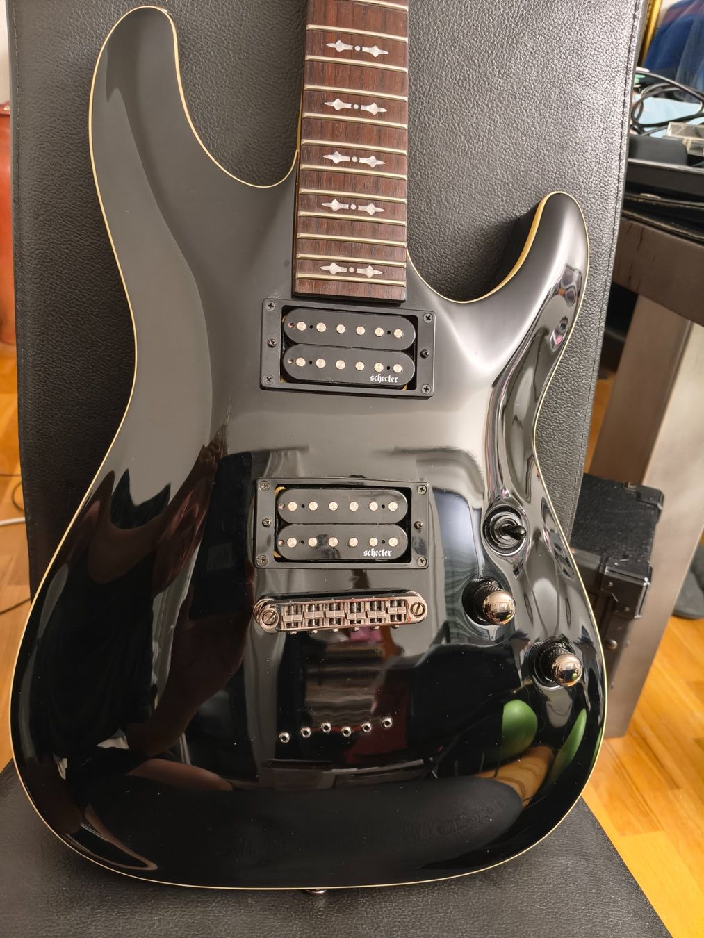 Schecter Instruments de musique: Schecter "Omen 6" - Black Gloss - neuwertiger Zustand !! – Neuf (Voir description) à Rümlang par Platin-Cooper 3