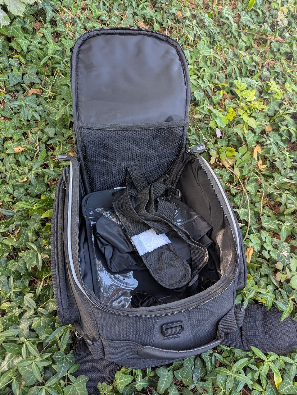 Ducati Taschen: Ducati Tank Bag (magnet) – Neu (gemäss Beschreibung) aus Kilchberg ZH von jeandaniel.browne 1
