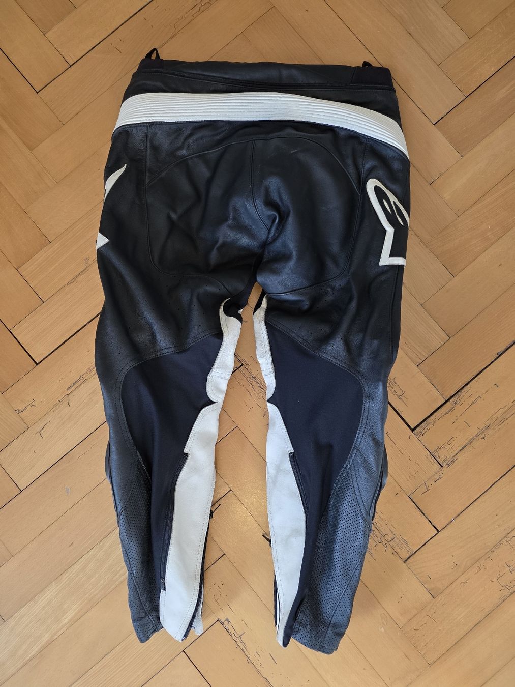 Alpinestars Pantaloni: Alpinestars Motorrad Lederhose Gr.56 – Usato da Meilen venduto da nashorn82 1
