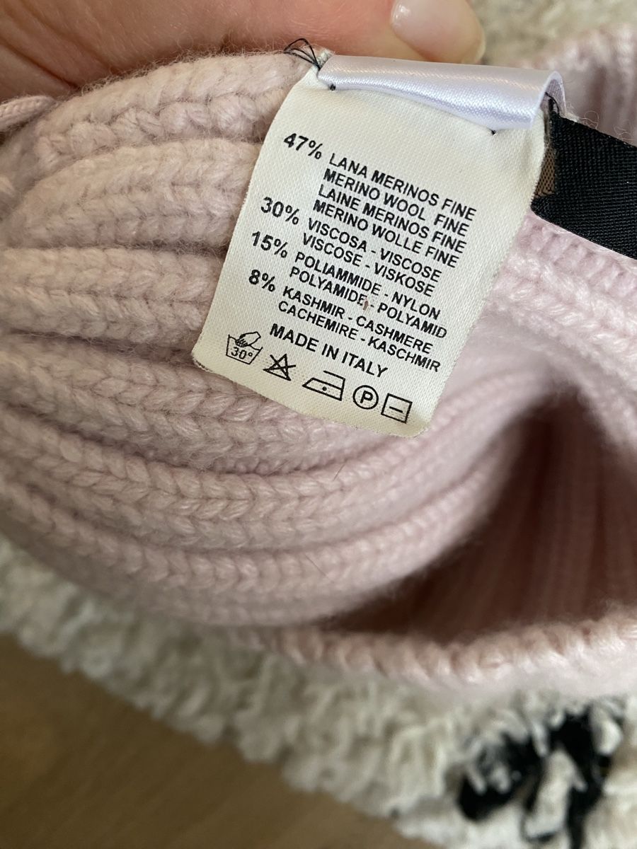 Copricapi, berretti & cappellini: Wunderschöne Mütze mit Echtfell Bommel – Usato da Buchs ZH venduto da hipsternut 3