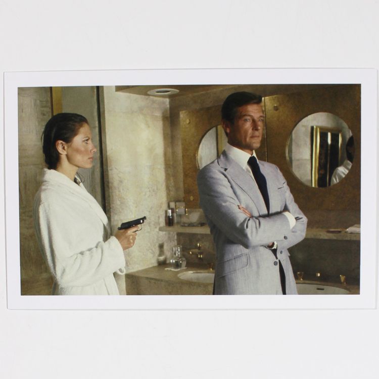 Postkarte James Bond 007 Roger Moore & Maud Adams OCTOPUSSY | Kaufen ...