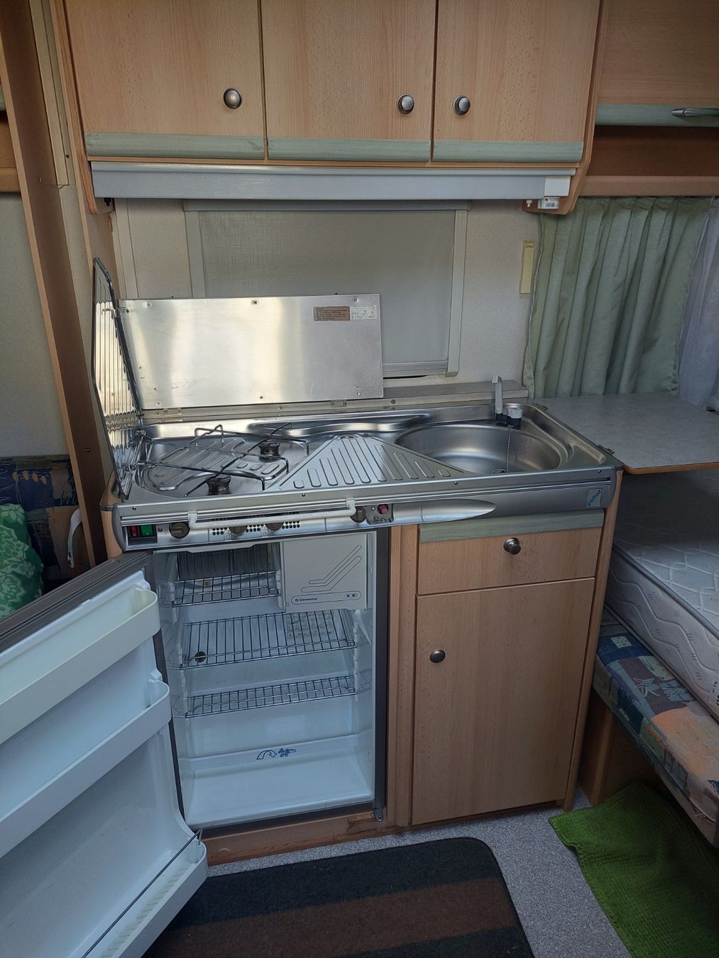 Veicoli da campeggio: Wohnwagen Knaus klein und fein – Usato da Killwangen venduto da ire_9dy7 6