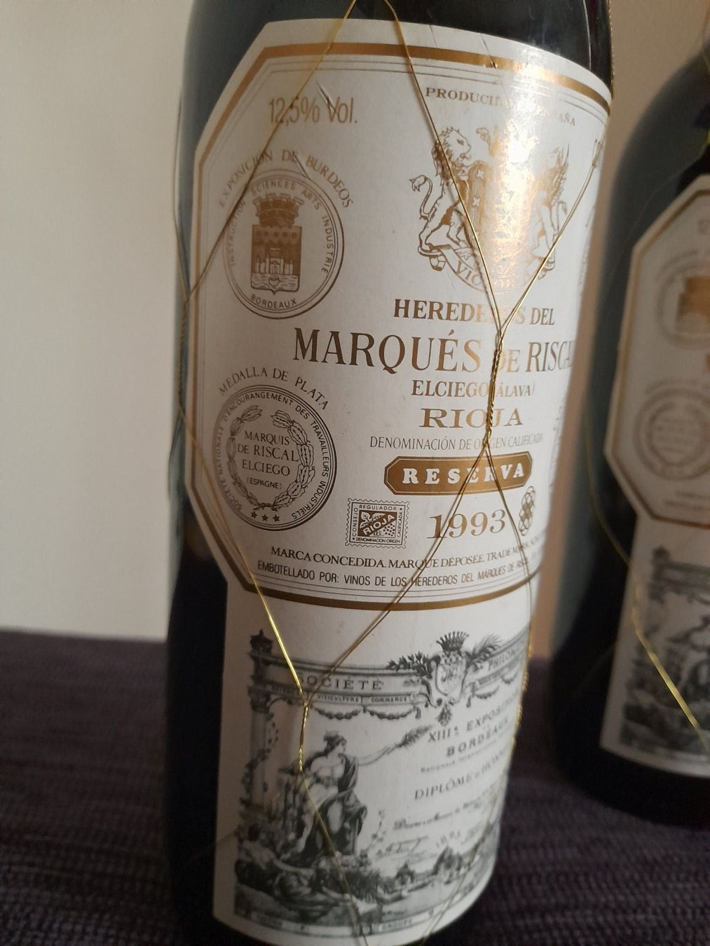 Rioja Vino: 2 Fl. 1993 Marques de Riscal Reserva, Rioja – Nuovo (secondo la descrizione) da Olten venduto da Sonntag.33 3