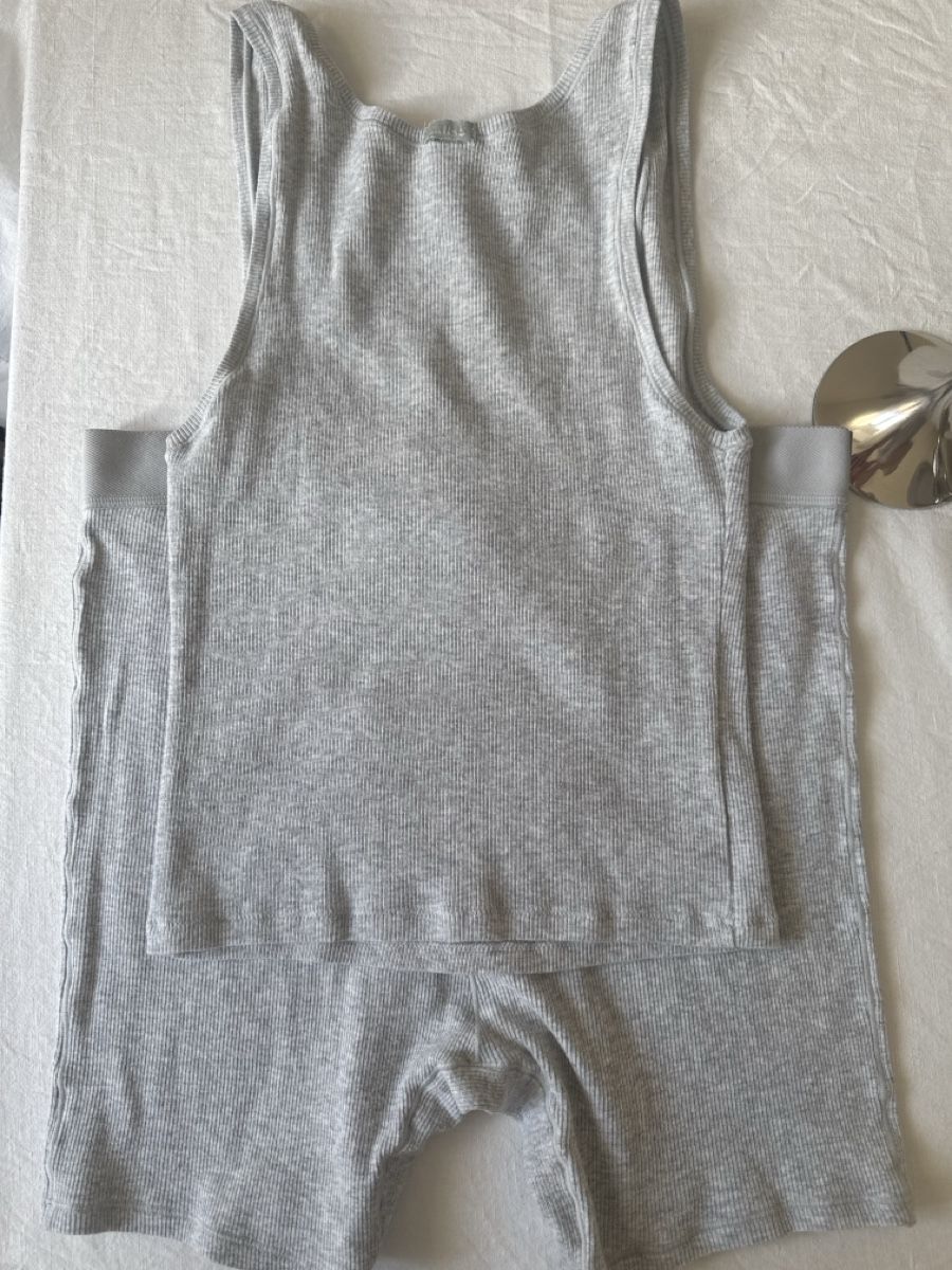 Skims Tops: Skims Set L – D'occasion à Zürich par Linen218 8
