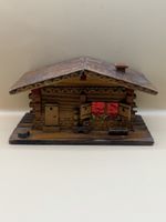 Tirelire chalet suisse en bois, vintage