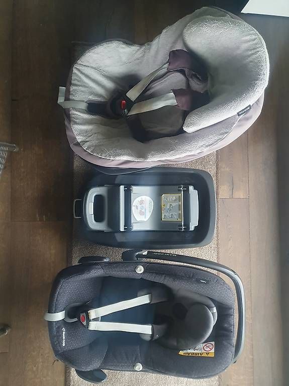Maxi-Cosi Seggiolini per auto: Maxi-Cosi Pebble, Pearl und Isofix-Basis – Usato da Rüti ZH venduto da AM46
