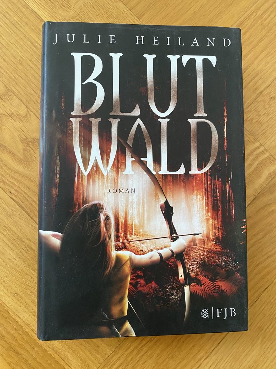 Bücher: Julie Heiland: Blutwald – Gebraucht aus Hünenberg von a.u.849