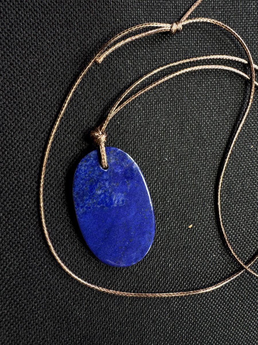 Pierres précieuses: Dunklerblauer lapislazuli 42.80ct – Neuf avec emballage d'origine à Wängi par Horus_Stone 2