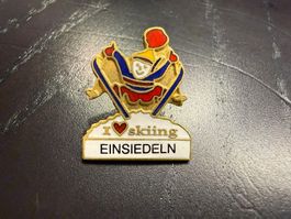 Vintage Anstecknadel "I ❤️ Skiing Einsiedeln", top!