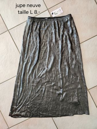 Jupe neuve taille L