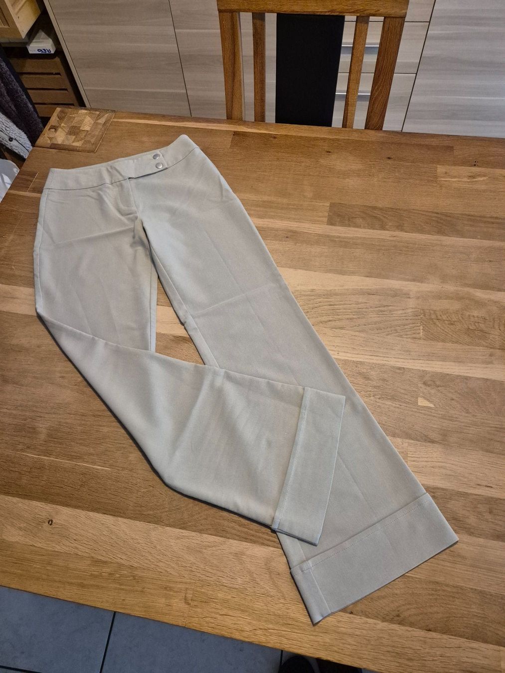Pantaloni: schöne Hose Gr. 32 – Nuovo (secondo la descrizione) da Urtenen-Schönbühl venduto da Lari1