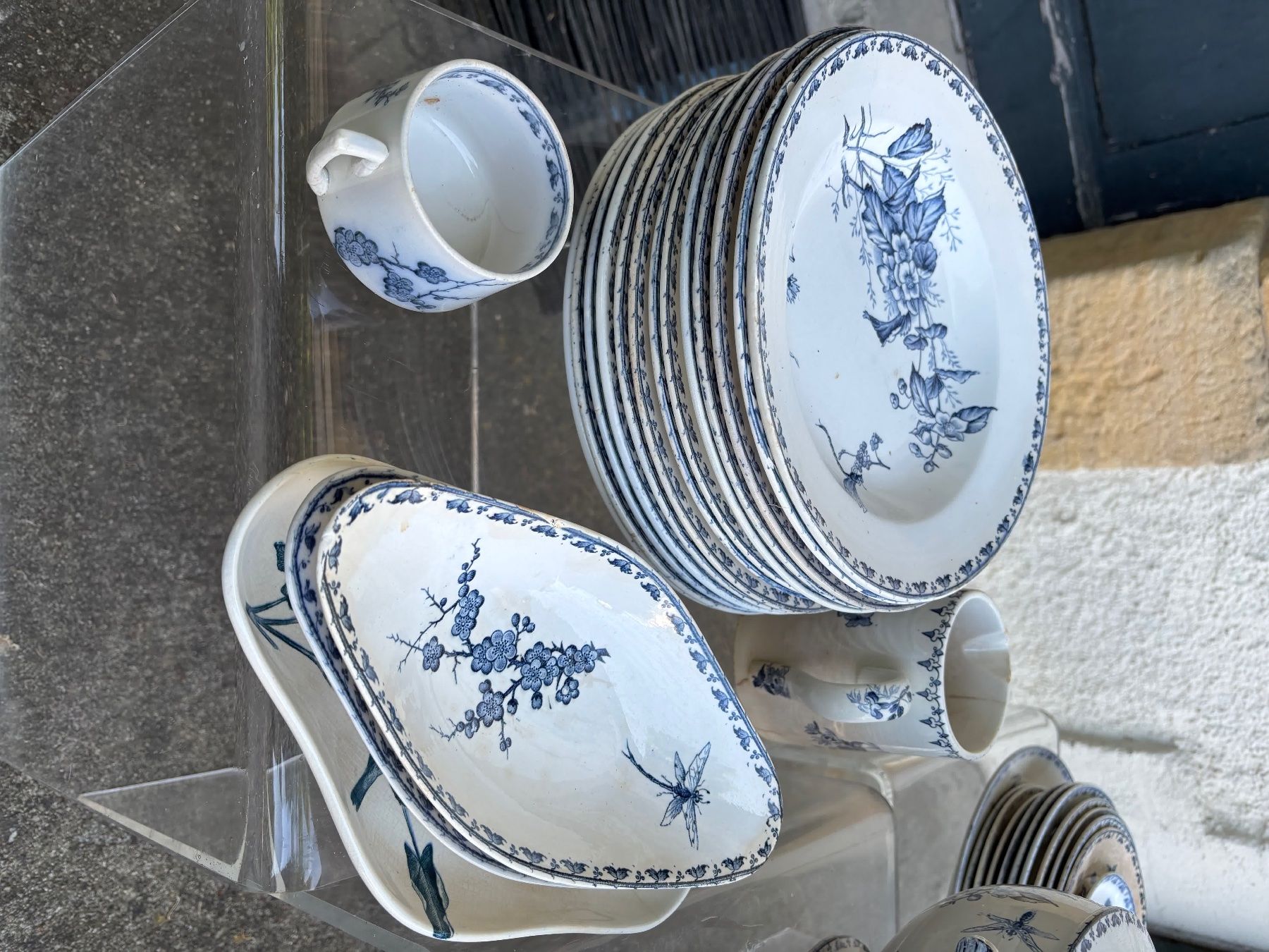 Set di piatti: Set de vaisselle ancienne – Usato da Wavre venduto da margot0210 1