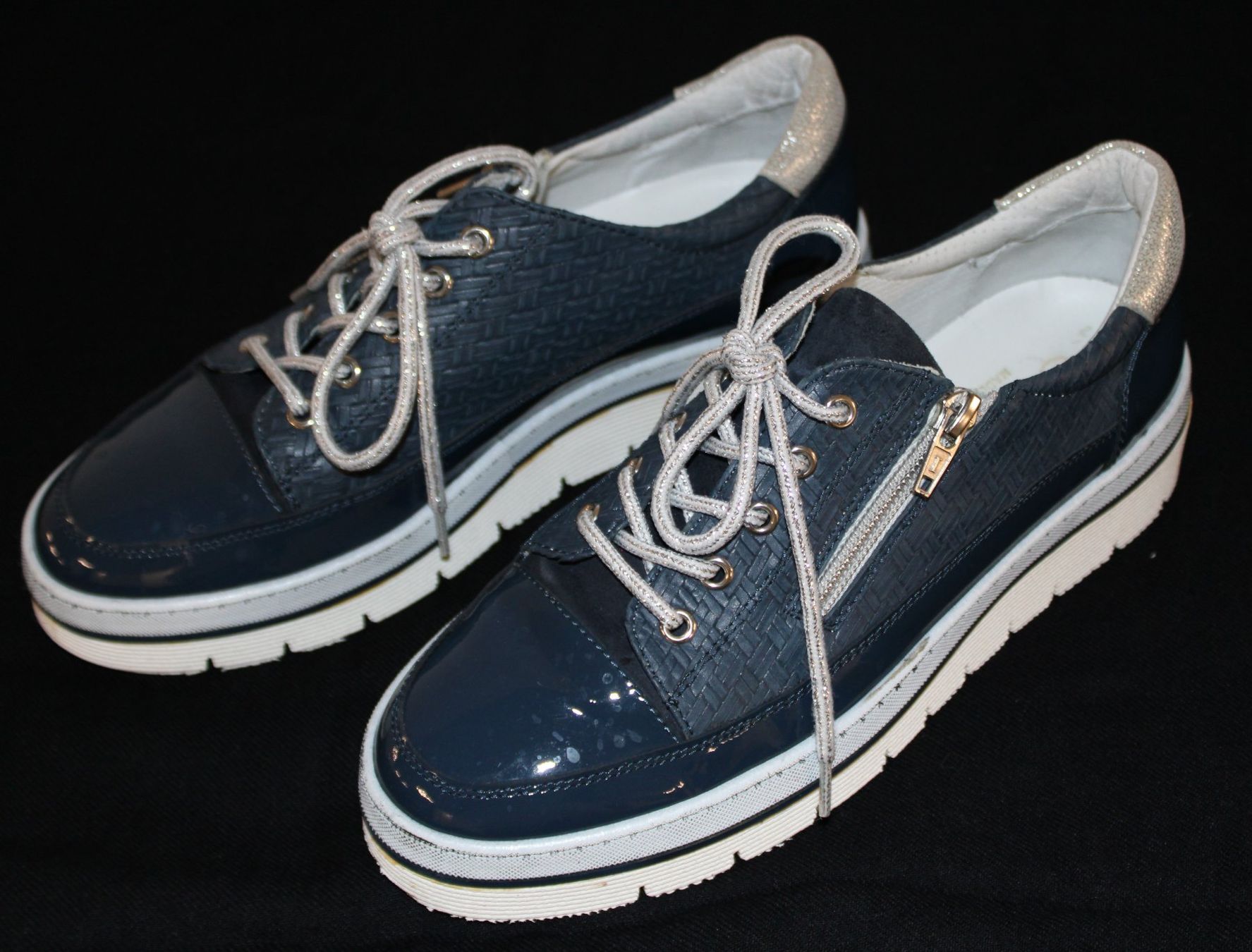 Damenschuhe: Sneaker *NICOLE* – Gebraucht aus Schaan von antikes_und_kurioses 1
